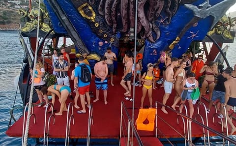 Alanya Night Safari with Boat Tour and Dinner at Dimçay River