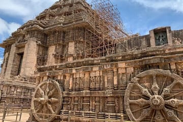 Full Day Trip to Konark Temple and Chilka Lake from Bhubaneswar