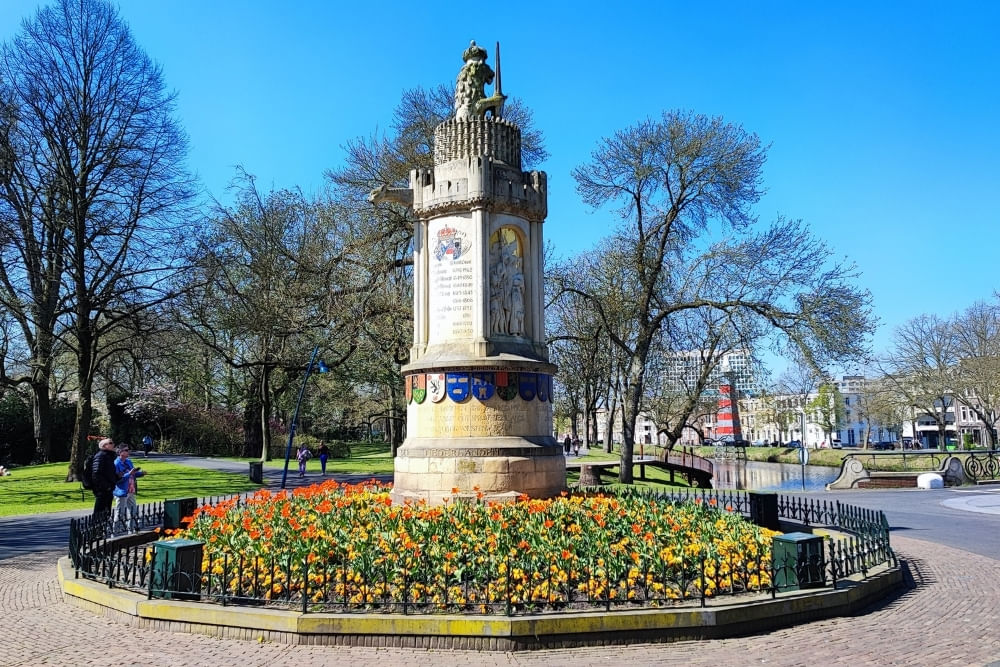 View of the Nassau Baroniemonument along the route of the Breda scavenger hunt City Detective.