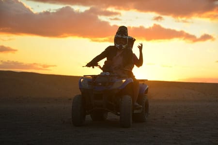 Experience a magical dinner in Agafay Desert