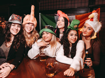 Barcelona Pub Crawl With Club VIP Entry