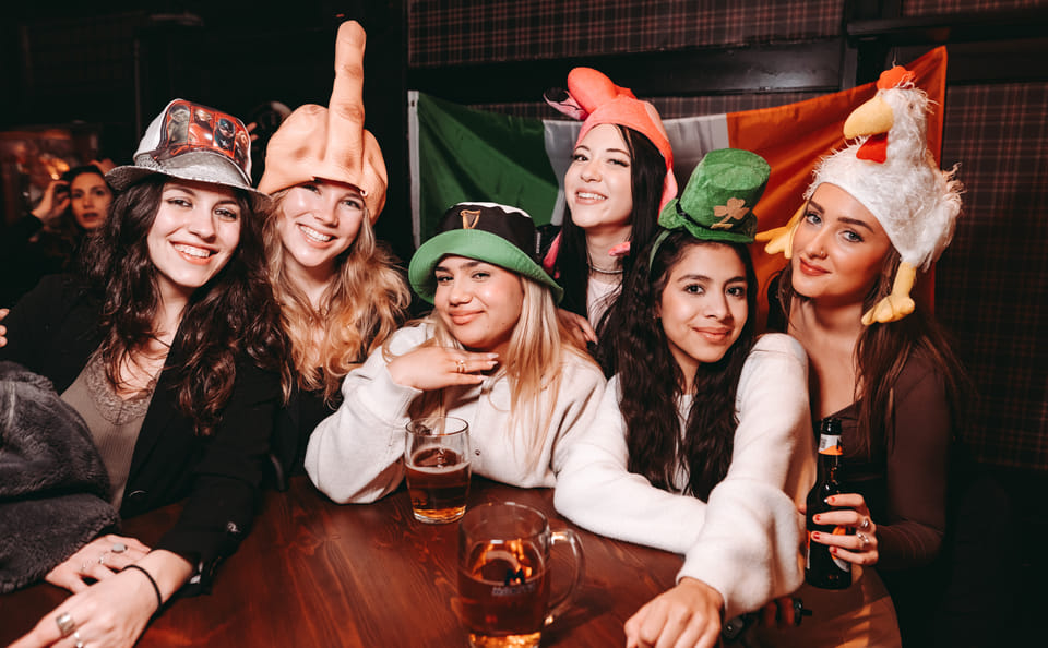 Barcelona Pub Crawl With Club VIP Entry