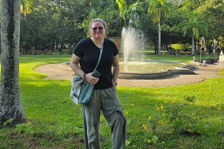 Explore Colombo Heritage and Cultural Temples Tour by Tuk Tuk