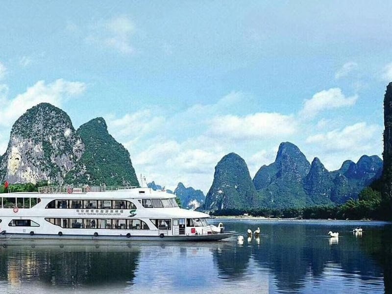 Li River cruise & Yangshuo countryside private day tour