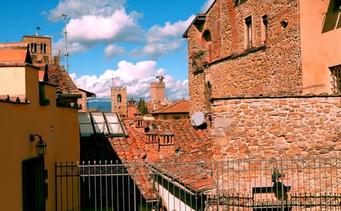 Private Cultural Tour of Arezzo from Rome by Minivan