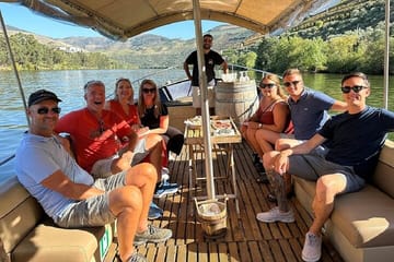 DOURO VALLEY: Premium Wine Tour, Lunch at Winery & Private Cruise