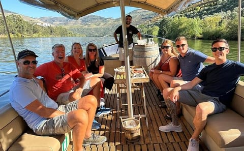 Douro Valley Premium Wine Tour with Lunch and Private Cruise
