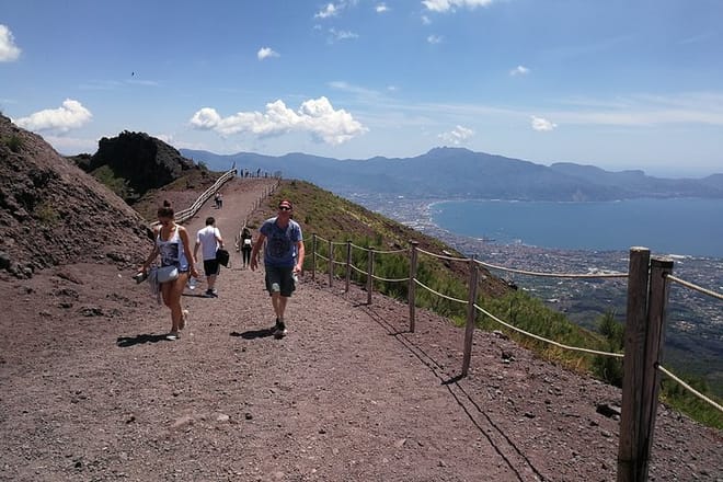 Half day to Mount Vesuvius (4 hours) 5