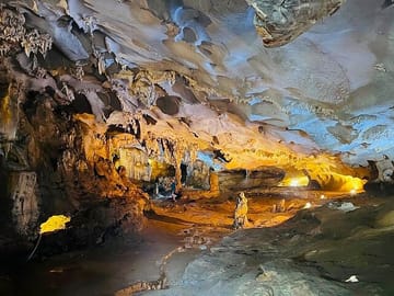 Day Trip to Bai Tu Long Bay: Uncover Hidden Gems and Explore Cave