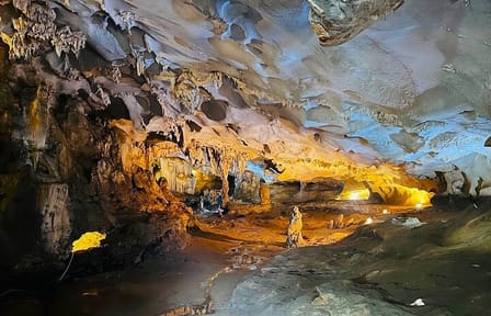 Day Trip to Bai Tu Long Bay: Uncover Hidden Gems and Explore Cave