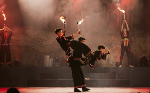 Cultural Tour and Feast at Dragon Pearl Cave in Cẩm Phả