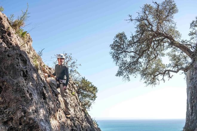 Climbing in Arr&aacute;bida