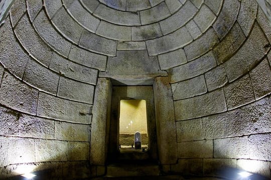 Thracian Tombs Tour in the Valley of the Thracian Kings