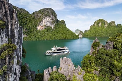 Halong Bay Luxury Cruise Day Trip with Hercules From Hanoi: