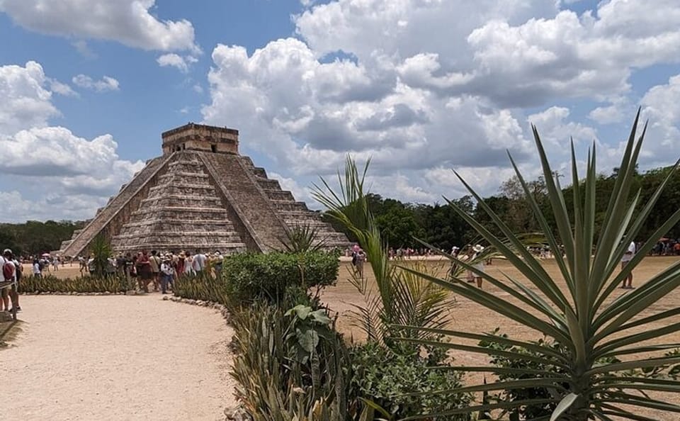 Small Group Chichen Itza, Ik Kil Cenote & Valladolid Full-Day Tour