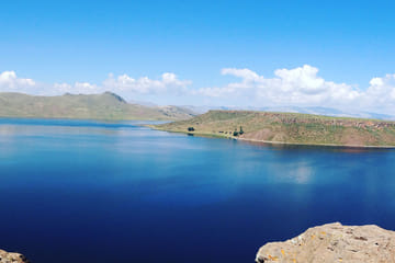 Explore Sillustani's Chullpas: Ancient Burial Sites in Puno