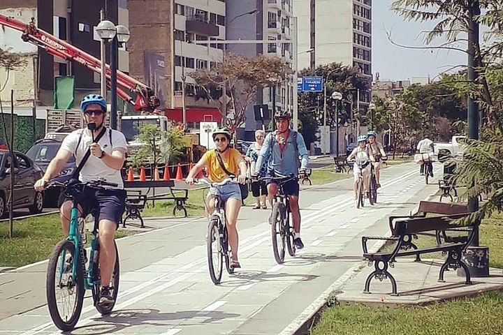 Lima Bike Tour: Explore Miraflores & Barranco’s Beauty and Culture