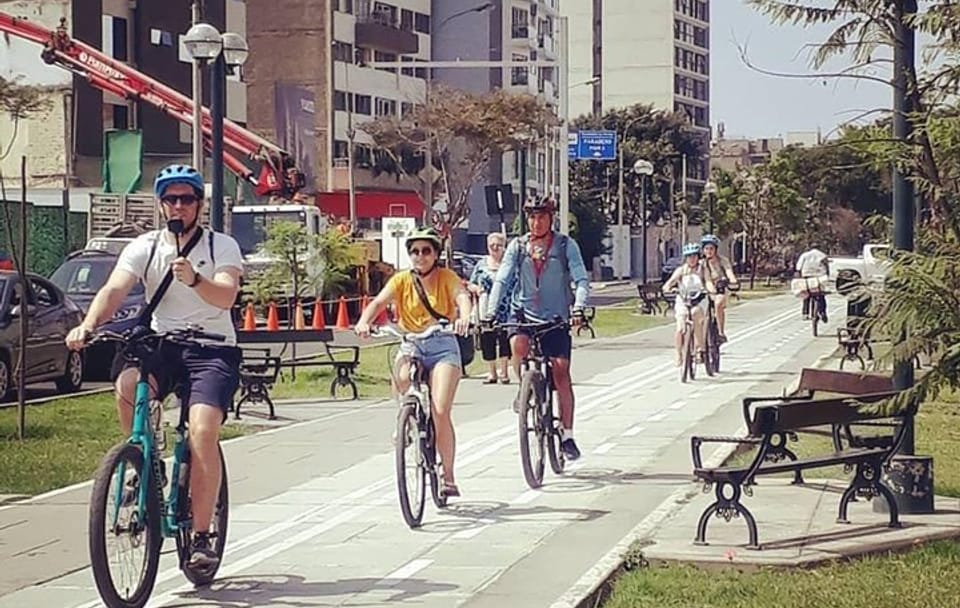 Guided Bike Tour of Miraflores and Barranco in Lima
