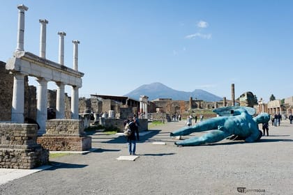 Tour in the Archaeological Park of Pompeii from Naples