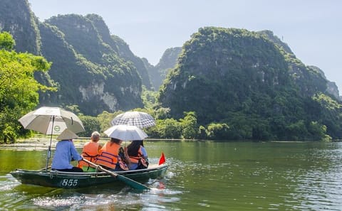 Two-Day Cultural and Nature Tour from Hanoi to Ninh Binh