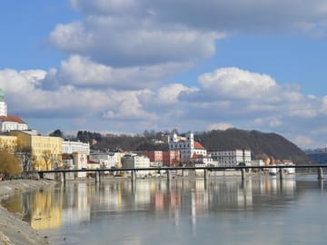 Passau – Inn River Stroll with picturesque city views
