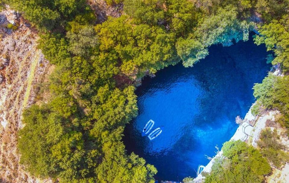 Private Half Day Tour of Kefalonia Caves and Wine Tasting