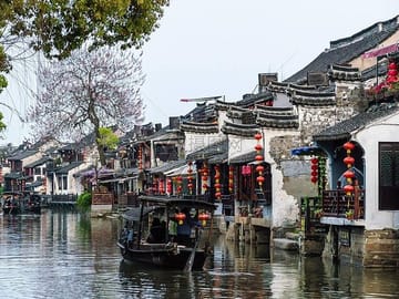 Hangzhou: Wuzhen Classical Water Town Day Tour with Boat Ride