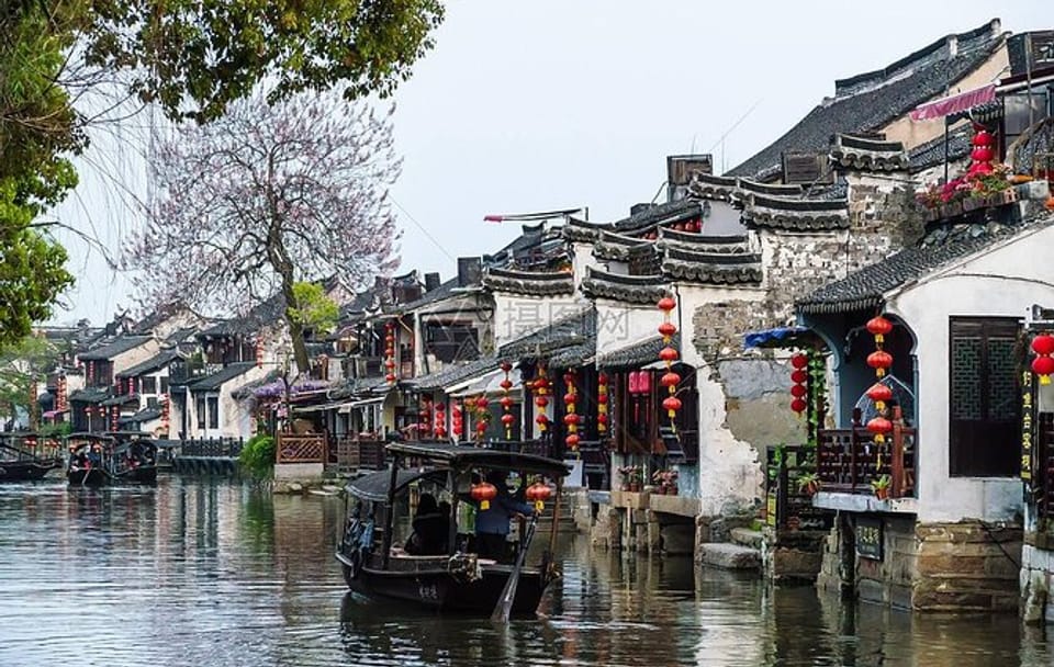 Wuzhen Water Town Day Tour from Hangzhou with Boat Ride