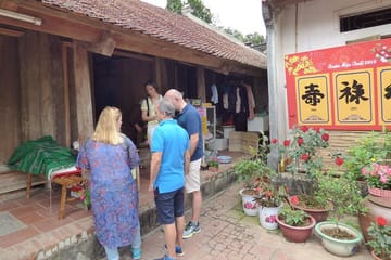 Cultural Bike and Minivan Tour of Duong Lam Village, Hanoi