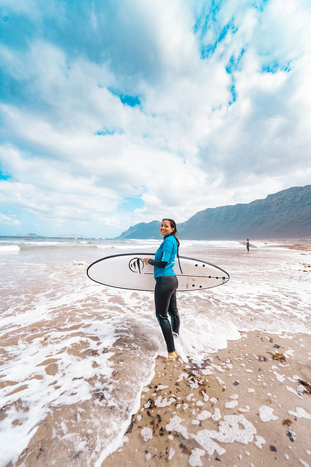 Private Surfing Lesson in Famara (without pick-up, directly to meeting point)