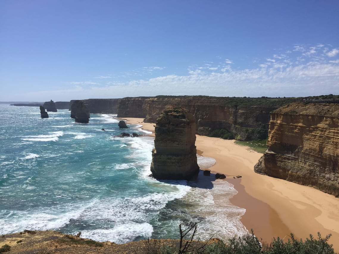 Great Ocean Road & 12 Apostles Tour to see the world renown 12 Apostles, Loch Ard Gorge, and Gibsons Steps. Travel along The spectacular Gre 4