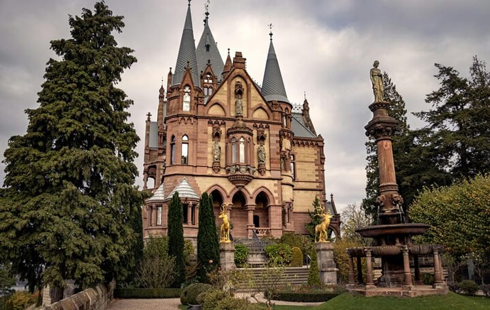 Private Day Trip to Drachenburg Castle from Frankfurt