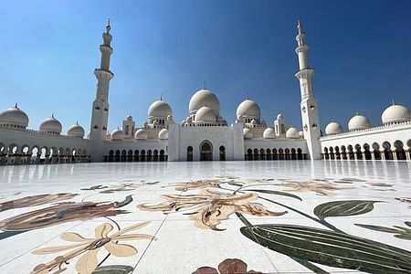 Private Tour Abu Dhabi in Different Languages