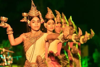 Apsara Dance Show with Dinner by Tuk-Tuk Roundtrip Transfer