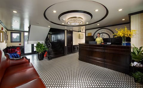 Athena Royal Cruise – Luxury Halong Bay Overnight Cruise 2D1N Tour
