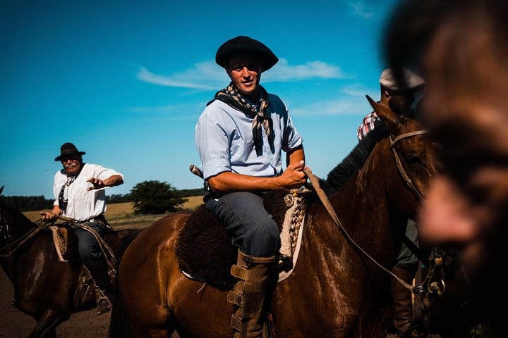 Argentinian gauchos have found a way to live peacefully away from the busy streets of Buenos Aires.