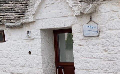 Day Tour from Naples to Alberobello and Matera