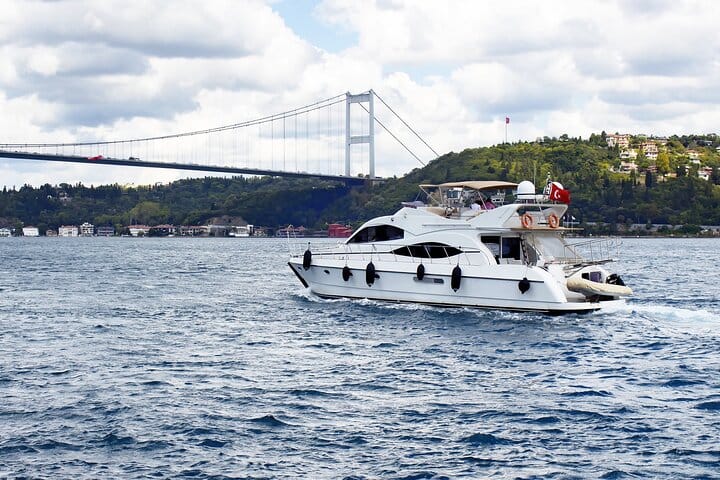 Private Bosphorus Yacht Cruise 5