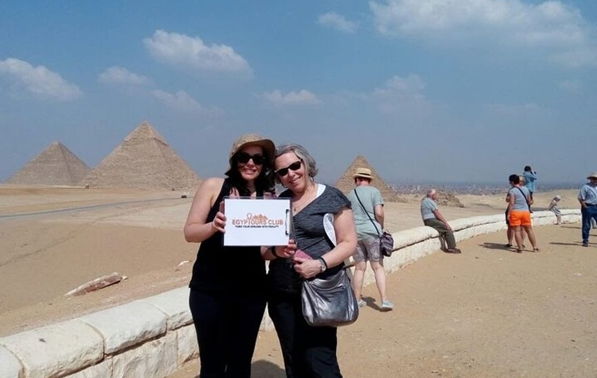 Day Tour to the Pyramids of Giza, Egyptian Museum and Khan El khalili Bazaar