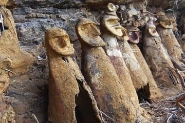 Karajía Sarcophagi and Quiocta Caves Tour in Chachapoyas