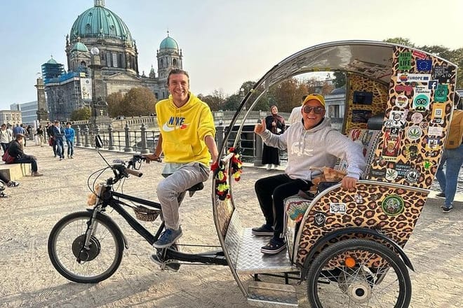 Romantic Berlin Rickshaw City and Photo Tour - incl. pick-up photo 3