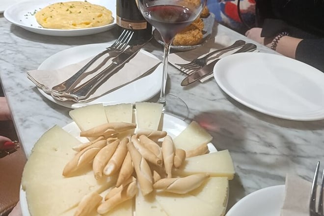 Madrid City Wine Tour and Pairing - Photo 3