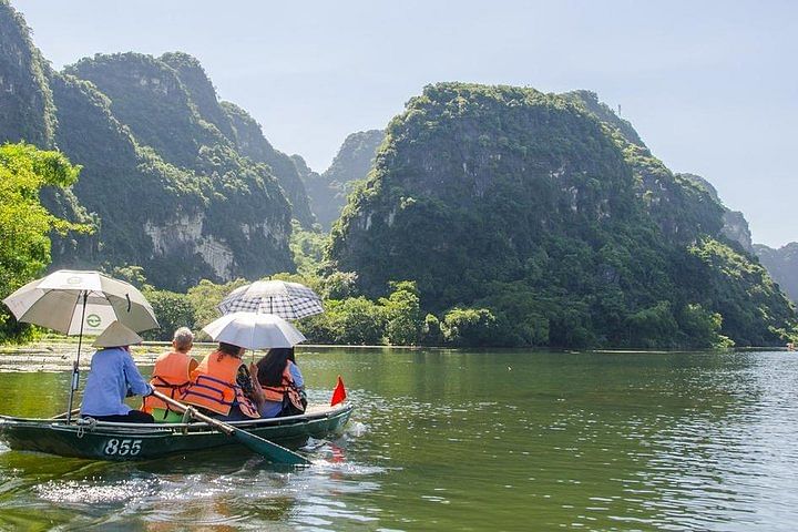 Private Ninh Binh Day Tour: Explore Bai Dinh Pagoda & Trang An Caves