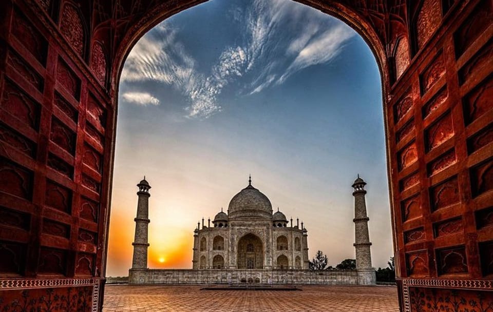 Agra Day Tour from New Delhi by Superfast Train and Car