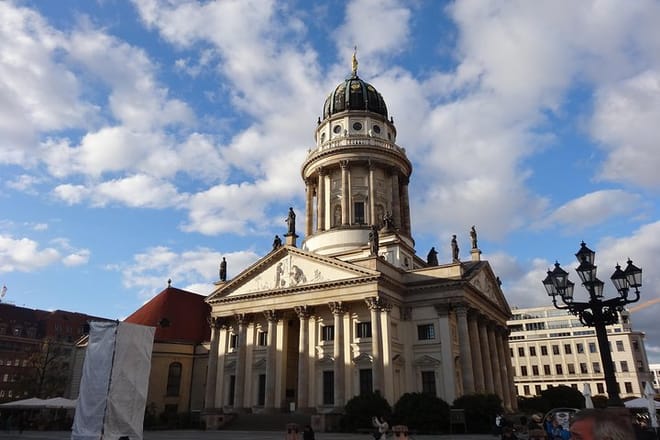 Explore Berlin History and Highlights Sightseeing Tour 8