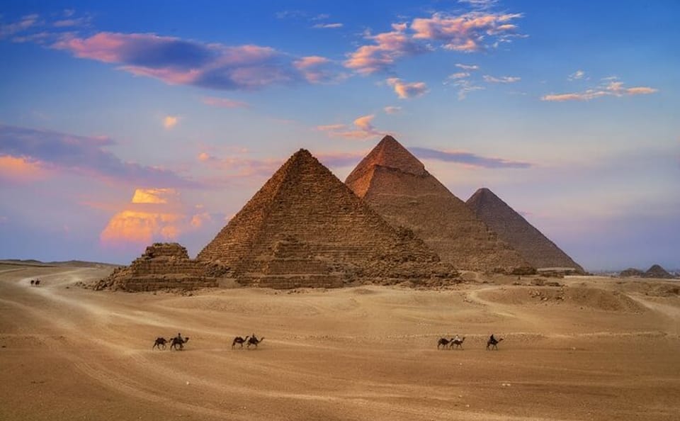 Private Guided Tour of Giza Pyramids and Egyptian Museum