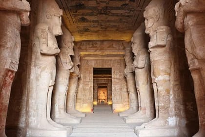 2 Days Tour from Luxor Edfu, Kom Ombo, Aswan till Abu Simbel
