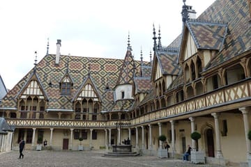 Historic Walking Tour of Beaune in Côte-d'Or, France