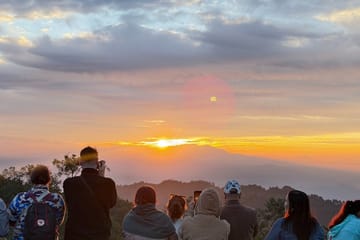 Bhaktapur & Nagarkot Day Tour with Lunch – Private / Group