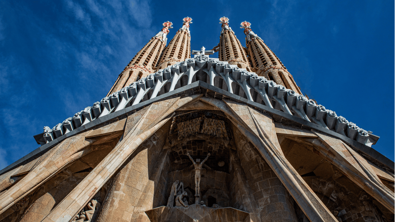 Barcelona Old City Walking Tour + 1H Boat Cruise 9